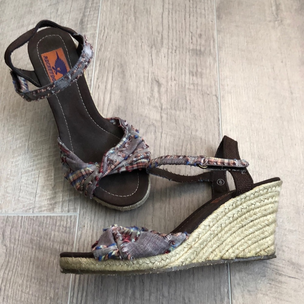 Rocket Dog size 6 Plaid Wedges